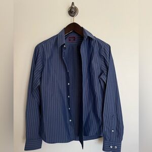 UNTUCKit Men’s slim fit-wrinkle free shirt. Cotton. Small size. Great c.